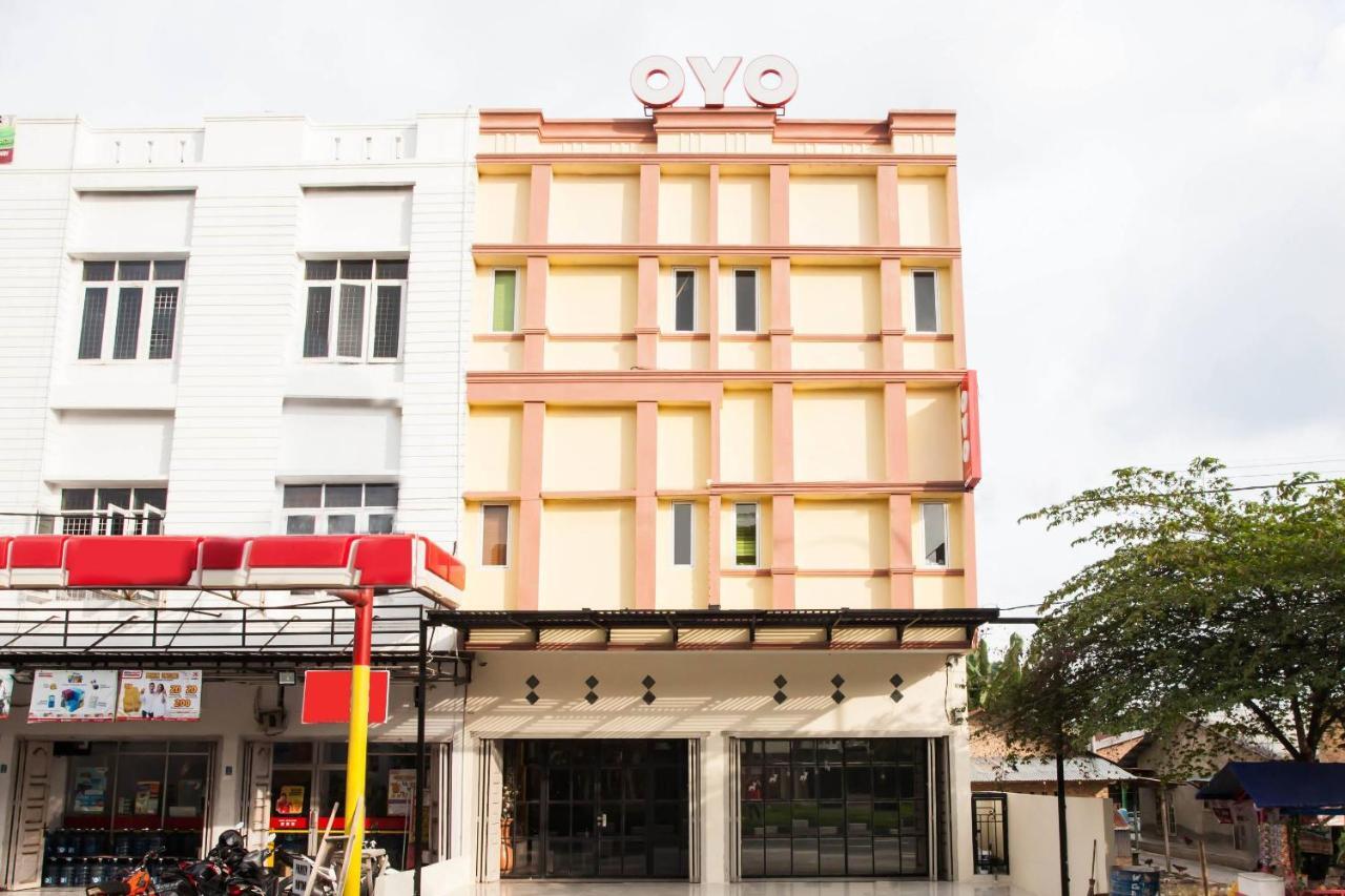 Oyo 2361 Hotel Winston Glugur المظهر الخارجي الصورة