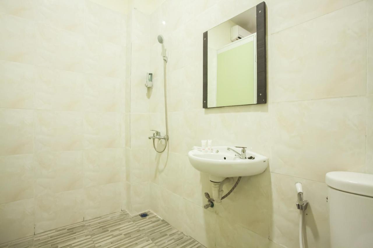 Oyo 2361 Hotel Winston Glugur المظهر الخارجي الصورة