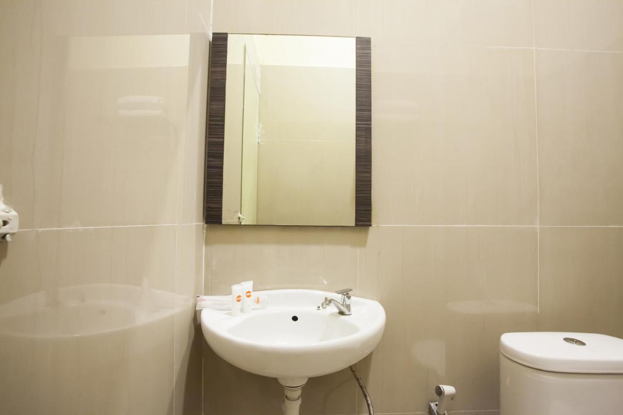 Oyo 2361 Hotel Winston Glugur المظهر الخارجي الصورة